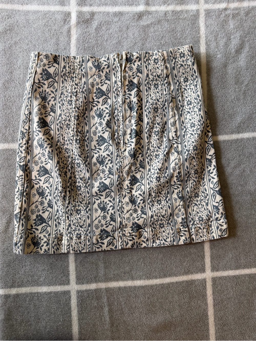 Free People Floral Print Mini Skirt Size 4 - Picture 2 of 6